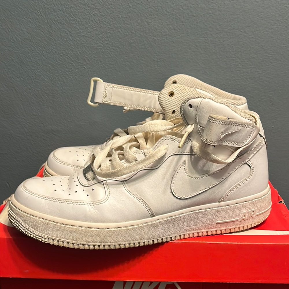 Nike Air Force 1